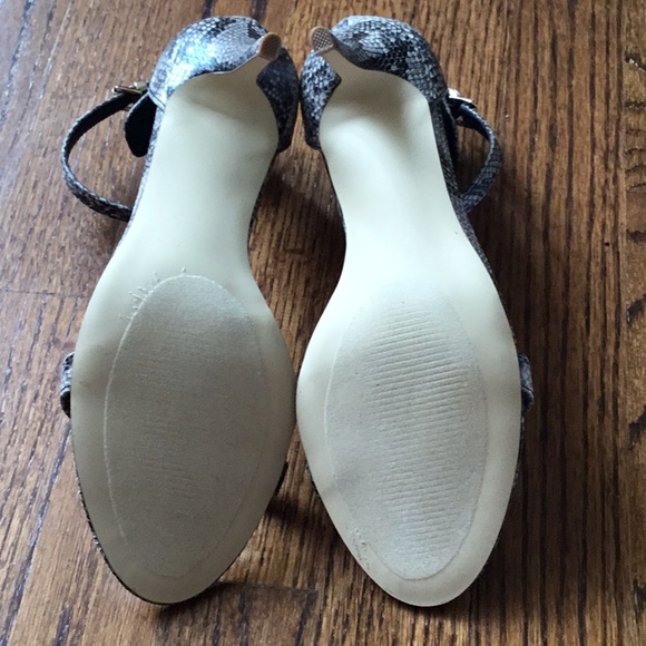 Signature by ShoeDazzle - Picture 7 of 9